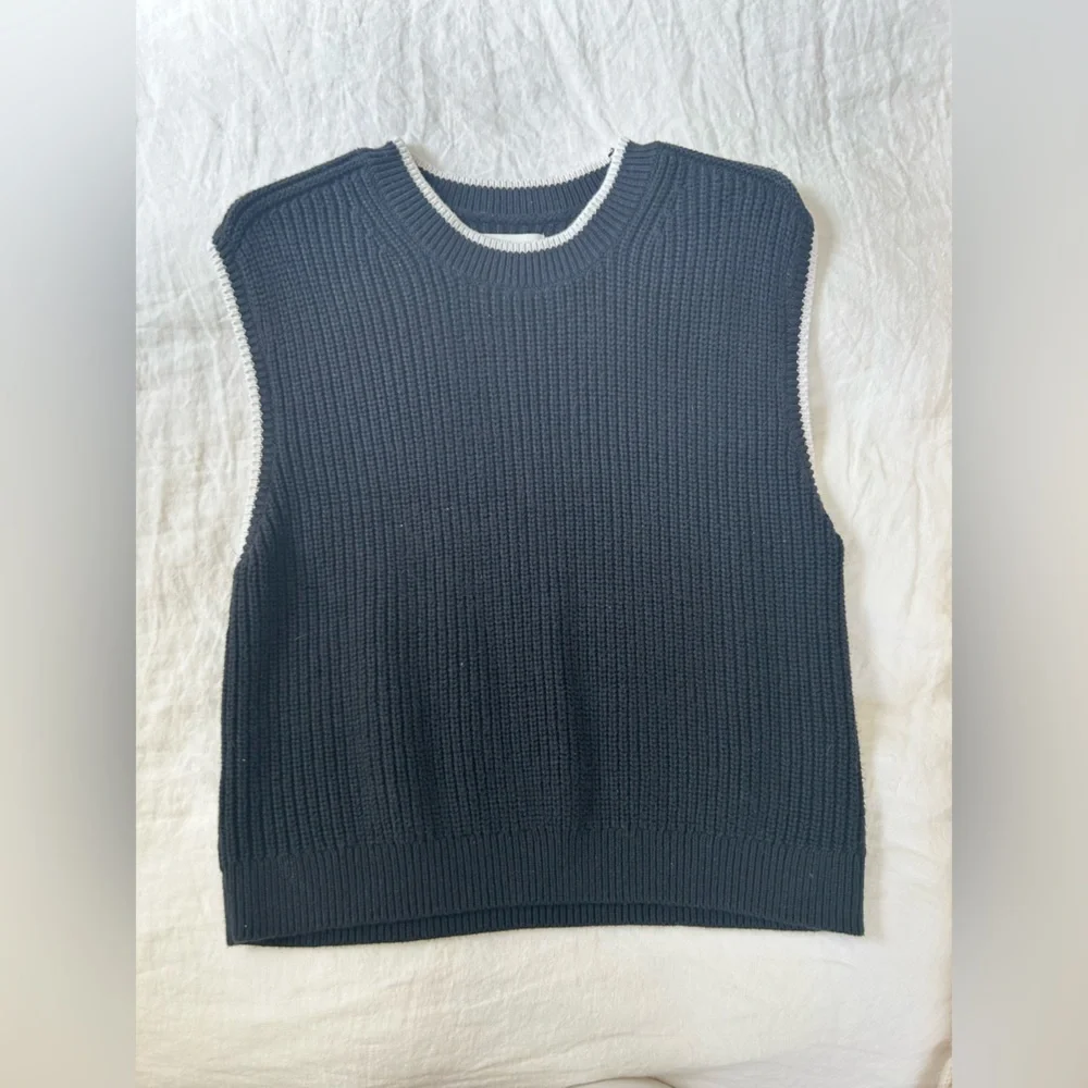 Abercrombie Sweater Tank - Picture 3 of 8